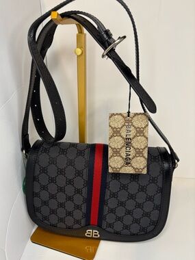 BRAND NWT* Gucci x Balenciaga The Hacker Project Medium Shoulder Bag
Black